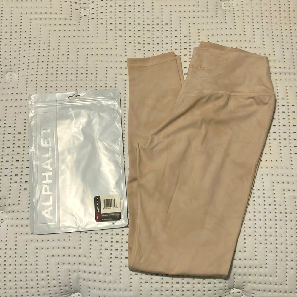 NWOT Alphalete Alphalux Wonder Legging 27” - Hazelnut